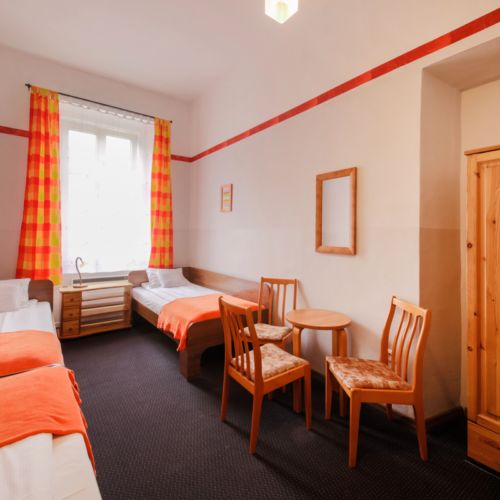 Camera tripla trip cu baie comuna