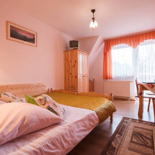 Pokoj s balkónem s koupelnou pro 2 os.