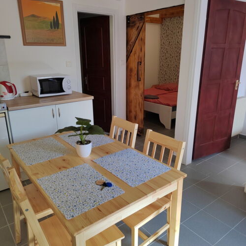 Apartament 4-osobowy z prysznicem pokój od strony basenu z 2 pomieszczeniami sypialnianymi