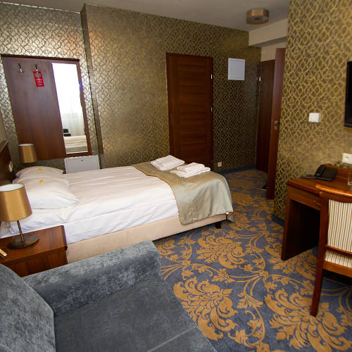 Pokoj s manželskou postelí