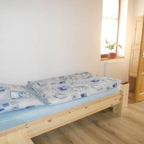 Camera single classic la parter (se poate solicita pat suplimentar)