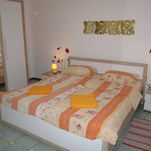 Ground Floor 2-Room Air Conditioned Apartment for 3 Persons (extra bed available)