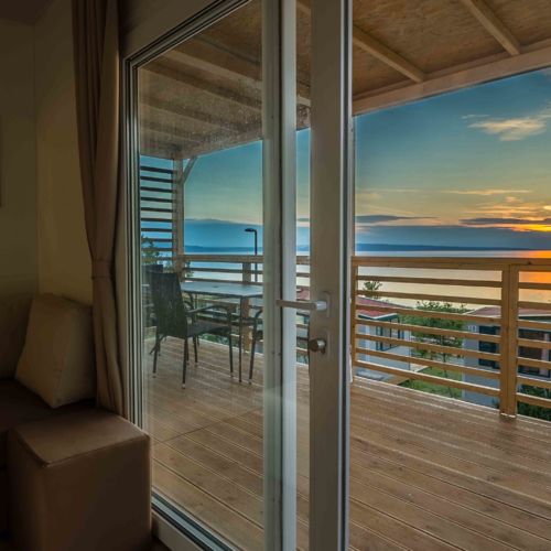 Apartament familial(a) cu vedere spre mare cu 3 camere pentru 6 pers.