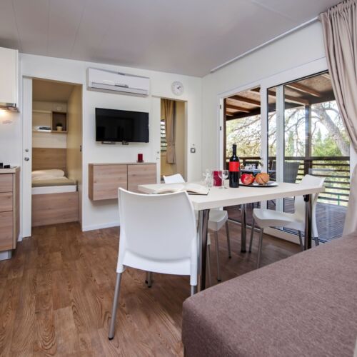 Apartament familial(a) cu vedere spre mare cu 4 camere pentru 8 pers.