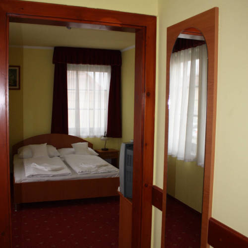 Camera cvadrupla familial(a) cu vedere spre gradina