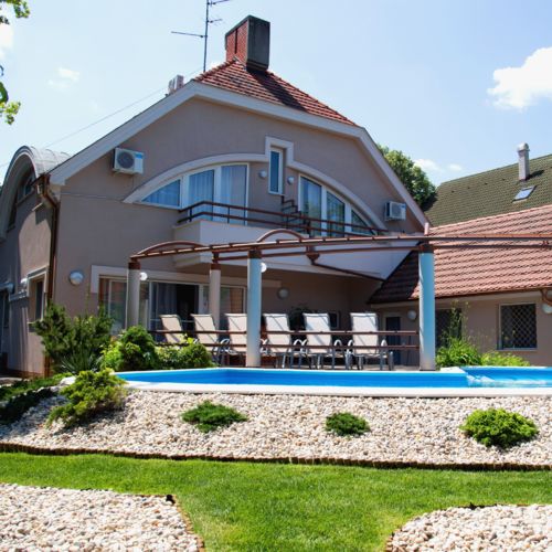 Apartament 19-osobowy cały dom z widokiem na ogród z 6 pomieszczeniami sypialnianymi