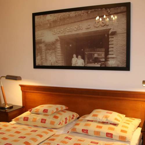 Camera twin la parter cu bucătărie comună