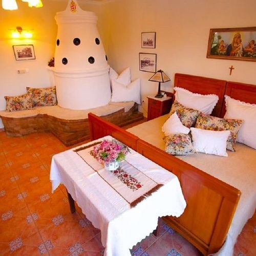 Casa rustică familial(ă) întreaga unitate pentru 4 pers. (se inchirieaza doar integral) (se poate solicita pat suplimentar)