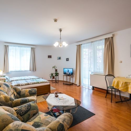 Garden View 1-Room Balcony Apartment for 2 Persons