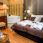 Romantik Suita s manželskou postelí s 1 ložnicí v přízemí