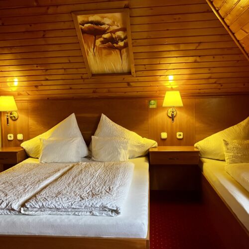 2-Room Family Family Suite for 5 Persons