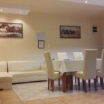 Classic Ground Floor 4-Room Apartment for 12 Persons