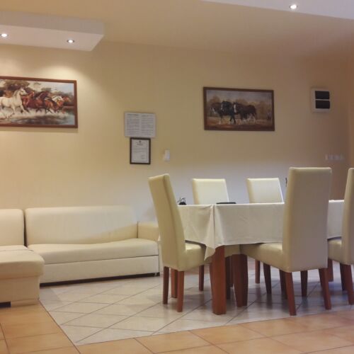 Apartament classic la parter cu 4 camere pentru 12 pers.