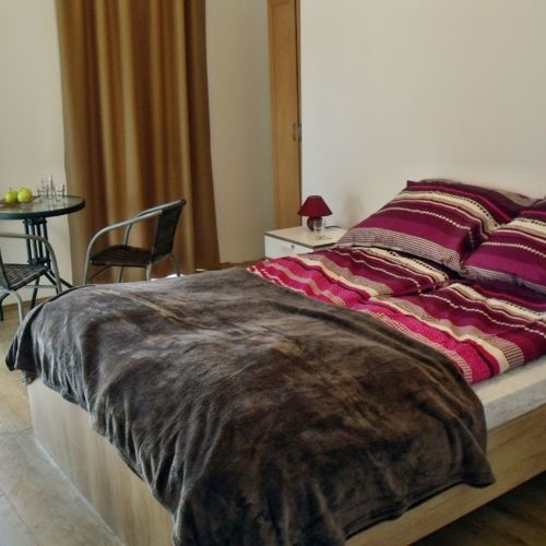 Casă de vacanță întreaga unitate cu aer condiționat pentru 5 pers. (se inchirieaza doar integral) (se poate solicita pat suplimentar)