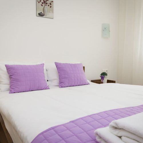 Upstairs 3-Room Apartment for 6 Persons