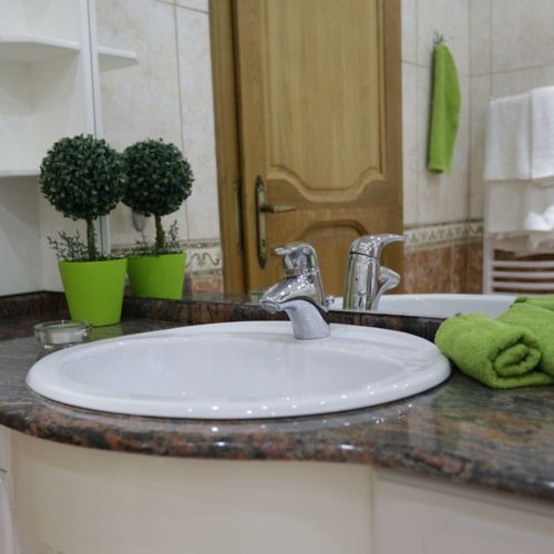 1-Room Suite for 2 Persons with LCD/Plasma TV and Kitchen