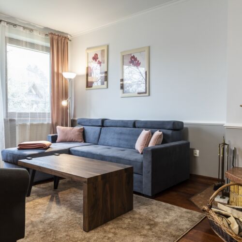 Apartman s balkónem pro 4 os. se 2 ložnicemi na poschodí