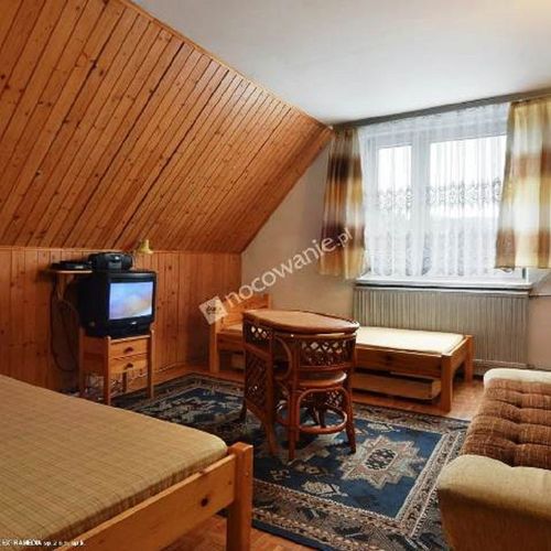 Camera cvadrupla familial(ă) c