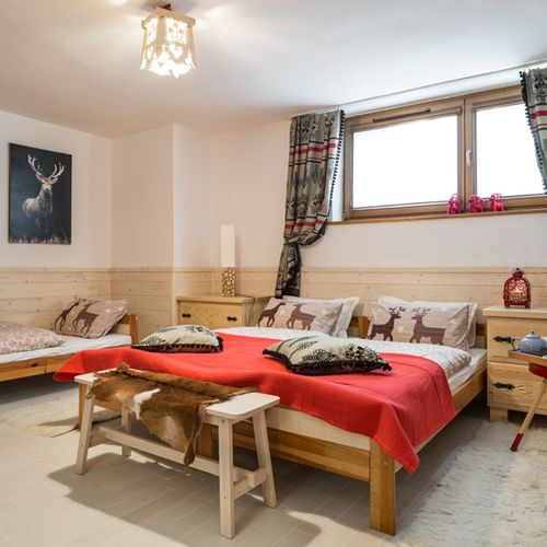 Apartament 8-osobowy cały dom Przyjazny podróżom rodzinnym z 4 pomieszczeniami sypialnianymi