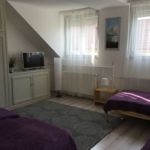 Upstairs 1-Room Apartment for 4 Persons (extra bed available)