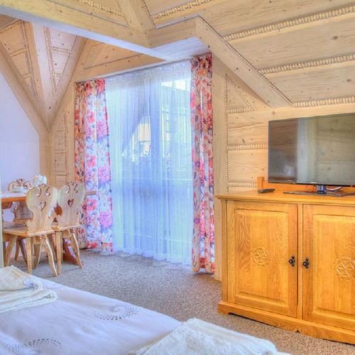 Apartament 4-osobowy na piętrze 