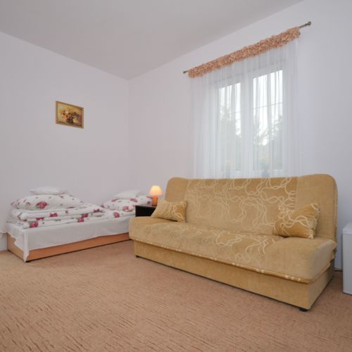 Pokój 3-osobowy na parterze z widokiem na ogród