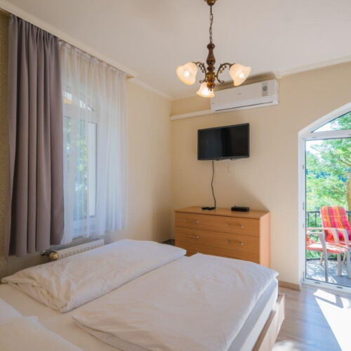 Apartament la etaj cu balcon cu 2 camere pentru 4 pers.