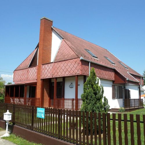 Yard View Family Villa for 13 Persons