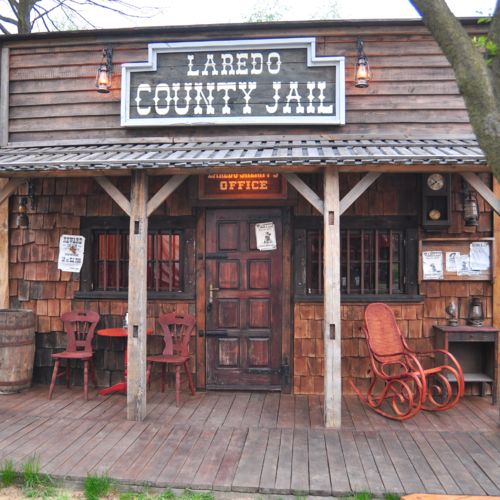 Cabana cu grup sanitar pentru 3 pers. (se inchirieaza doar integral)