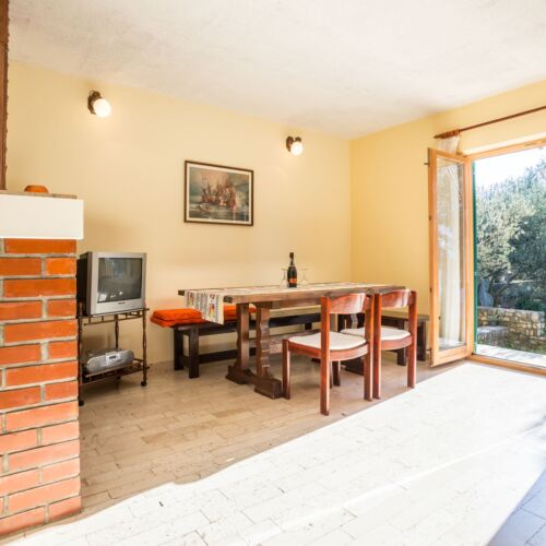 Sea View 3-Room Air Conditioned Apartment for 5 Persons