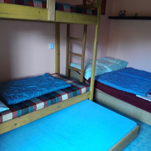 Pokoj s koupelnou pro 4 os. s výhledem do dvora