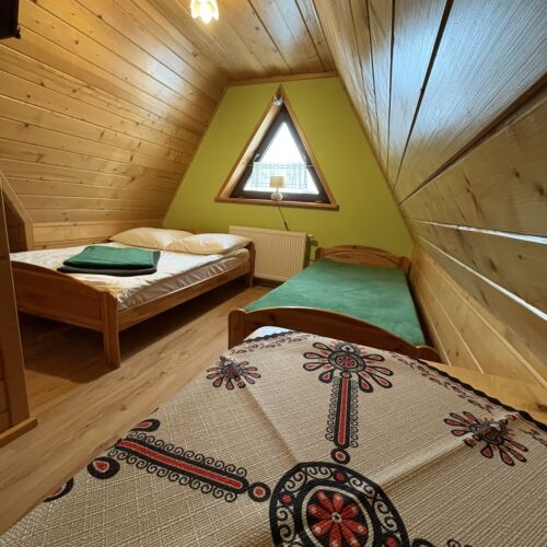 Pokój 3-osobowy na poddaszu z widokiem na góry