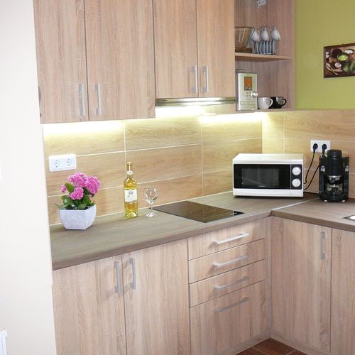 Apartament întreaga unitate cu aer condiționat pentru 4 pers. (se inchirieaza doar integral)