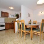 2-Zimmer-Apartment für 5 Personen mit Klimaanlage und Aussicht auf das Meer