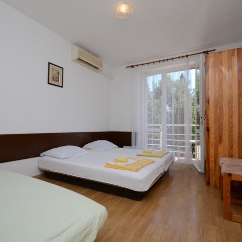 Tengerre néző légkondicionált 3 fős apartman 1 hálótérrel