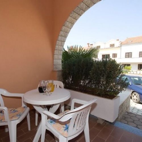 Apartament la parter cu 2 camere pentru 4 pers.