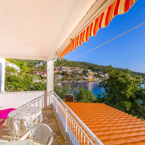 Sea View 3-Room Air Conditioned Apartment for 5 Persons