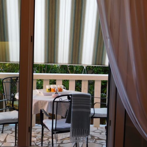 Apartament 4-osobowy z klimatyzacją na parterze z 2 pomieszczeniami sypialnianymi