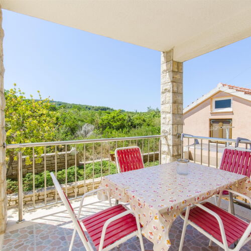 Apartament cu aer condiționat cu vedere spre mare cu 3 camere pentru 5 pers.