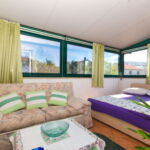 Apartament 6-osobowy z klimatyzacją z widokiem na morze z 4 pomieszczeniami sypialnianymi