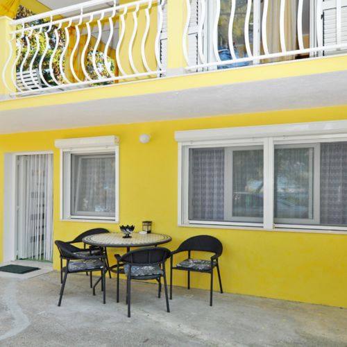 Apartament cu aer condiționat cu vedere spre mare cu 2 camere pentru 4 pers.