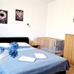 Kertre néző emeleti 8 fős apartman 3 hálótérrel