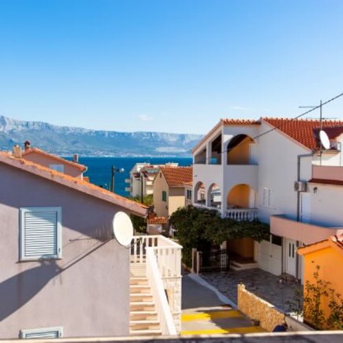 Apartament cu aer condiționat cu vedere spre mare cu 2 camere pentru 4 pers.