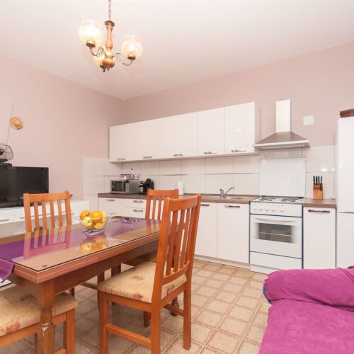 Apartament 7-osobowy z klimatyzacją z widokiem na morze z 3 pomieszczeniami sypialnianymi