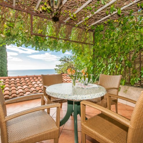 Apartament 4-osobowy z klimatyzacją z widokiem na morze z 2 pomieszczeniami sypialnianymi