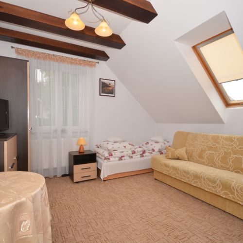 Pokój 3-osobowy na piętrze z widokiem na ogród