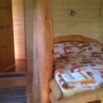 Drevenica (v celku) s manželskou posteľou s výhľadom na les celý dom (s možnosťou prístelky)