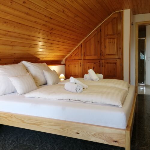 Apartman pro 4 os. se 2 ložnicemi s panoramou na poschodí