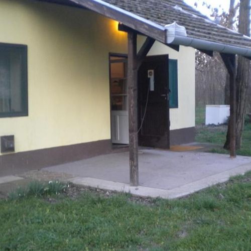 Whole House 1-Room Apartment for 4 Persons (extra beds available)