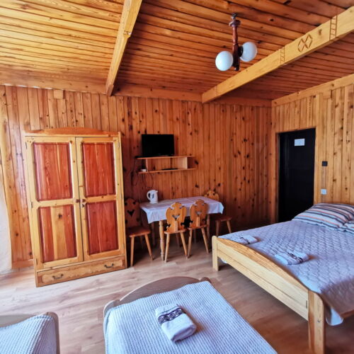 5 Person Room